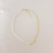 Load image into Gallery viewer, Paperclip/Pearls Necklace