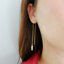 Load image into Gallery viewer, Freshwater Pearls Threader Earrings