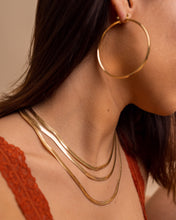 Load image into Gallery viewer, Flat Herringbone Chain Necklace