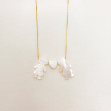 Load image into Gallery viewer, Mother-of-Pearl Kids Necklace
