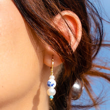 Load image into Gallery viewer, Floral Hoop Earrings