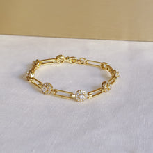 Load image into Gallery viewer, Setting Solitaire Bracelet
