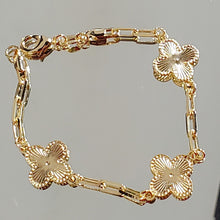 Load image into Gallery viewer, Flower Clover Bracelet
