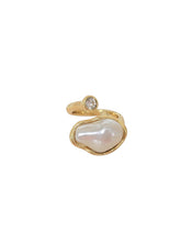 Load image into Gallery viewer, Marina gold-plated adjustable pearl and crystal ring
