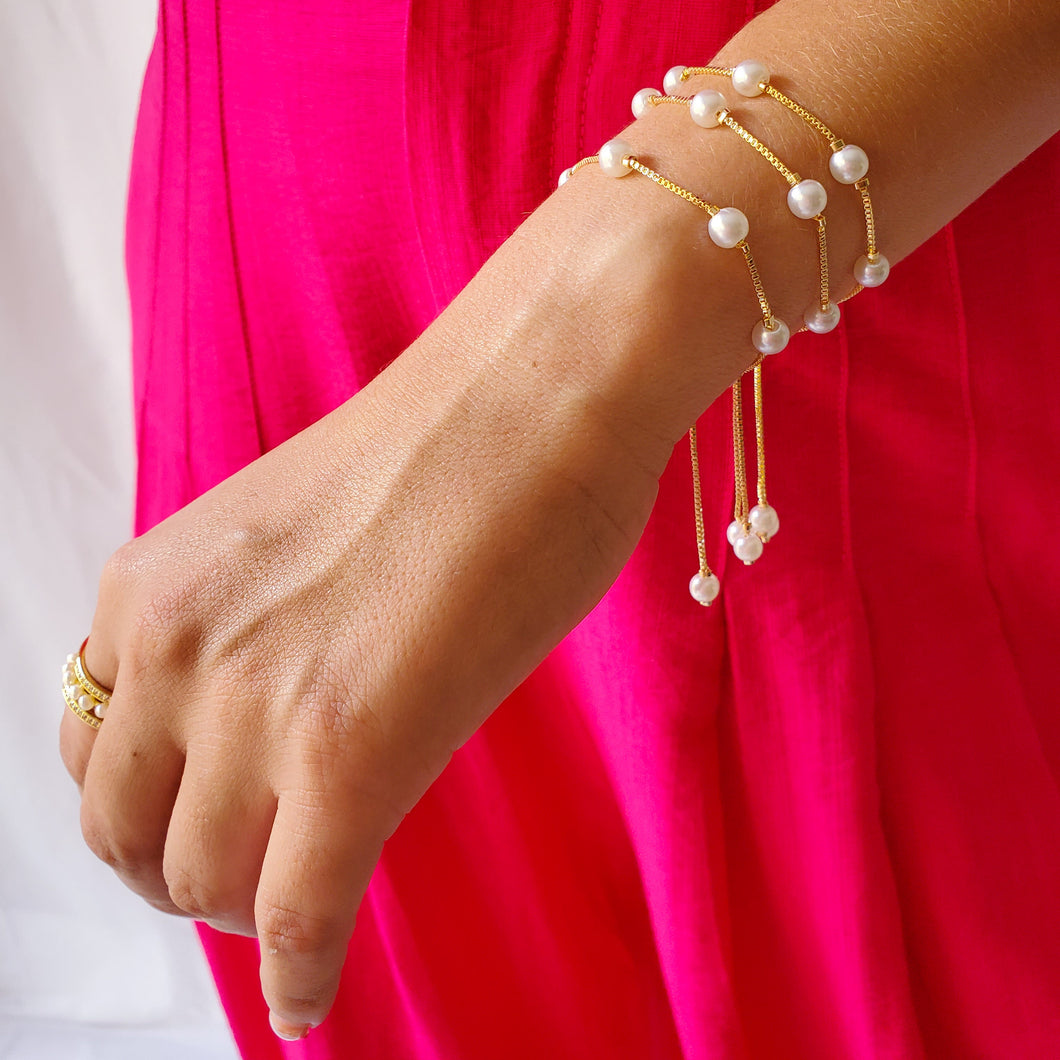 Adjustable Pearls Bracelets