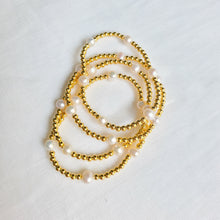 Load image into Gallery viewer, Gold and Pearl Beads Bracelet
