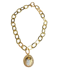 Load image into Gallery viewer, Aurelia gold-plated hammered link necklace with a round medallion and rectangular freshwater pearl center
