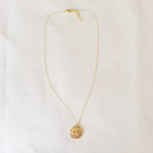Load image into Gallery viewer, Sand Dollar Charm Necklace
