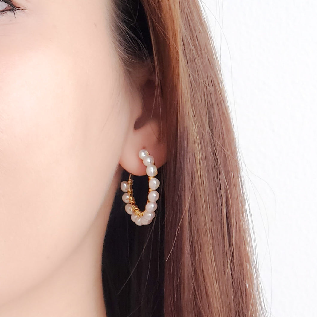 Hoop earrings woven freshwater pearls