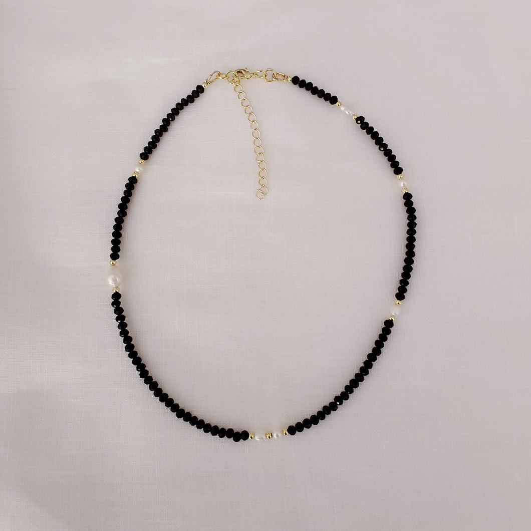 Black Crystals and Pearls Necklace/Choker