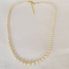 Load image into Gallery viewer, Queen Pearls Necklace
