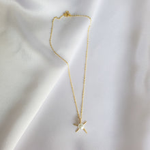 Load image into Gallery viewer, Starfish Pearl Charm Necklace
