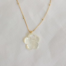 Load image into Gallery viewer, Flora Pendant Necklace
