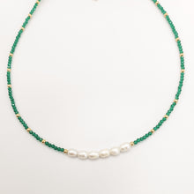 Load image into Gallery viewer, Delicate Pearls and Crystal Necklace Choker
