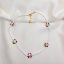 Load image into Gallery viewer, Happy Daisies Necklace
