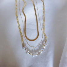 Load image into Gallery viewer, Flat Herringbone Chain Necklace
