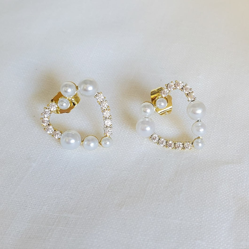 Sweet Heart Pearl Beaded Stud Earrings