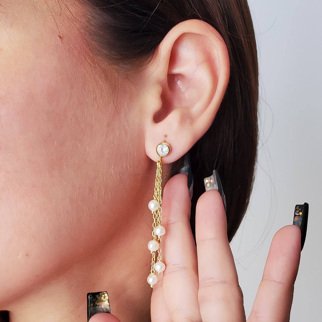Raindrop Pearls Earrings